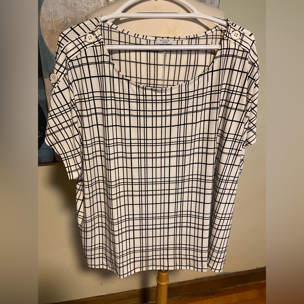Avon Studio 1886 Brand Top